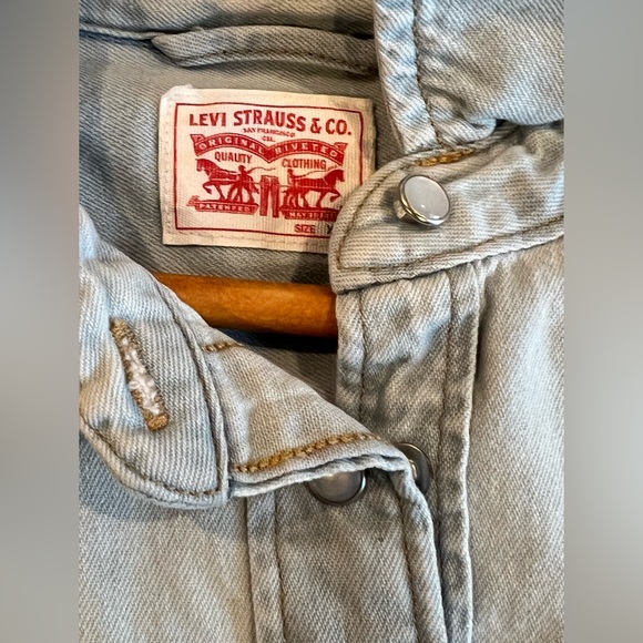 Levi's Light Blue Denim Shirt, Size Women’s XXL - Picture 10 of 15